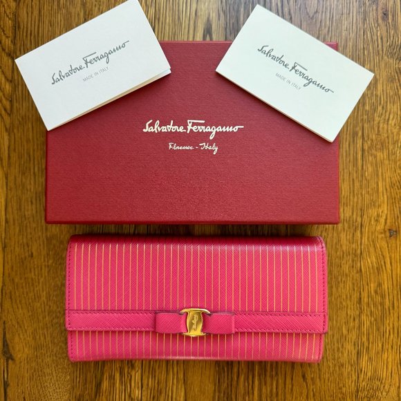Salvatore Ferragamo Handbags - 💙LAST DAY💙 Salvatore Ferragamo Leather Continental Wallet